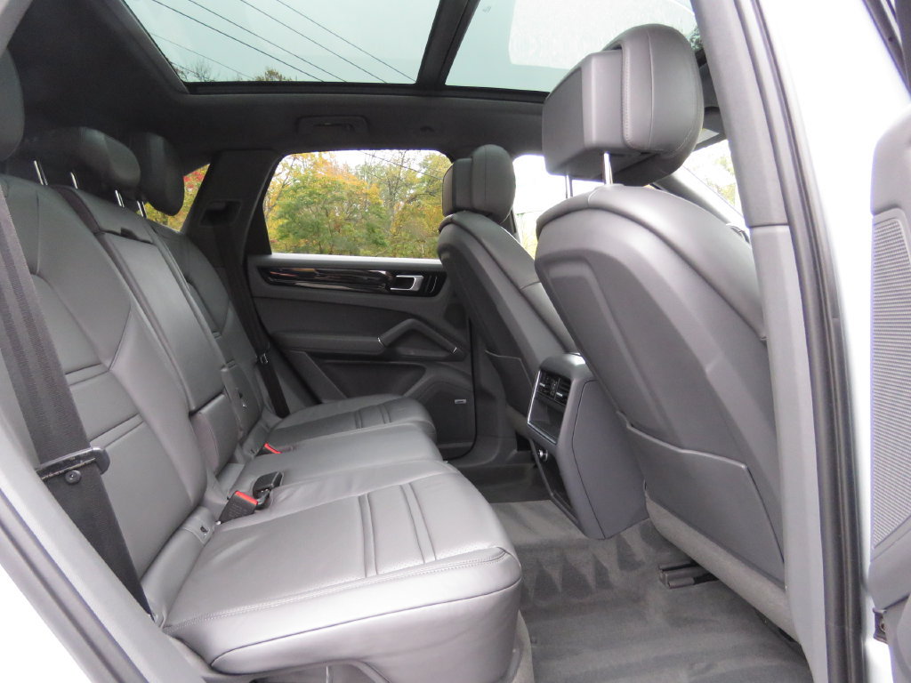 Used 2019 Porsche Cayenne S AWD/4WD image 16