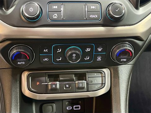 Used 2021 GMC Acadia Denali w/ Denali Technology Package image 16