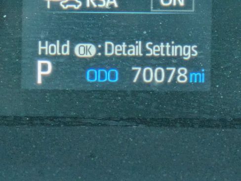 Used 2022 Toyota RAV4 XLE w/ Convenience Package FWD image 17