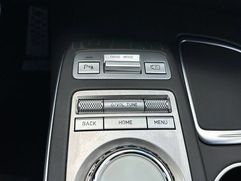 Used 2023 Genesis GV70 2.5T w/ Sport Prestige Package AWD/4WD image 32
