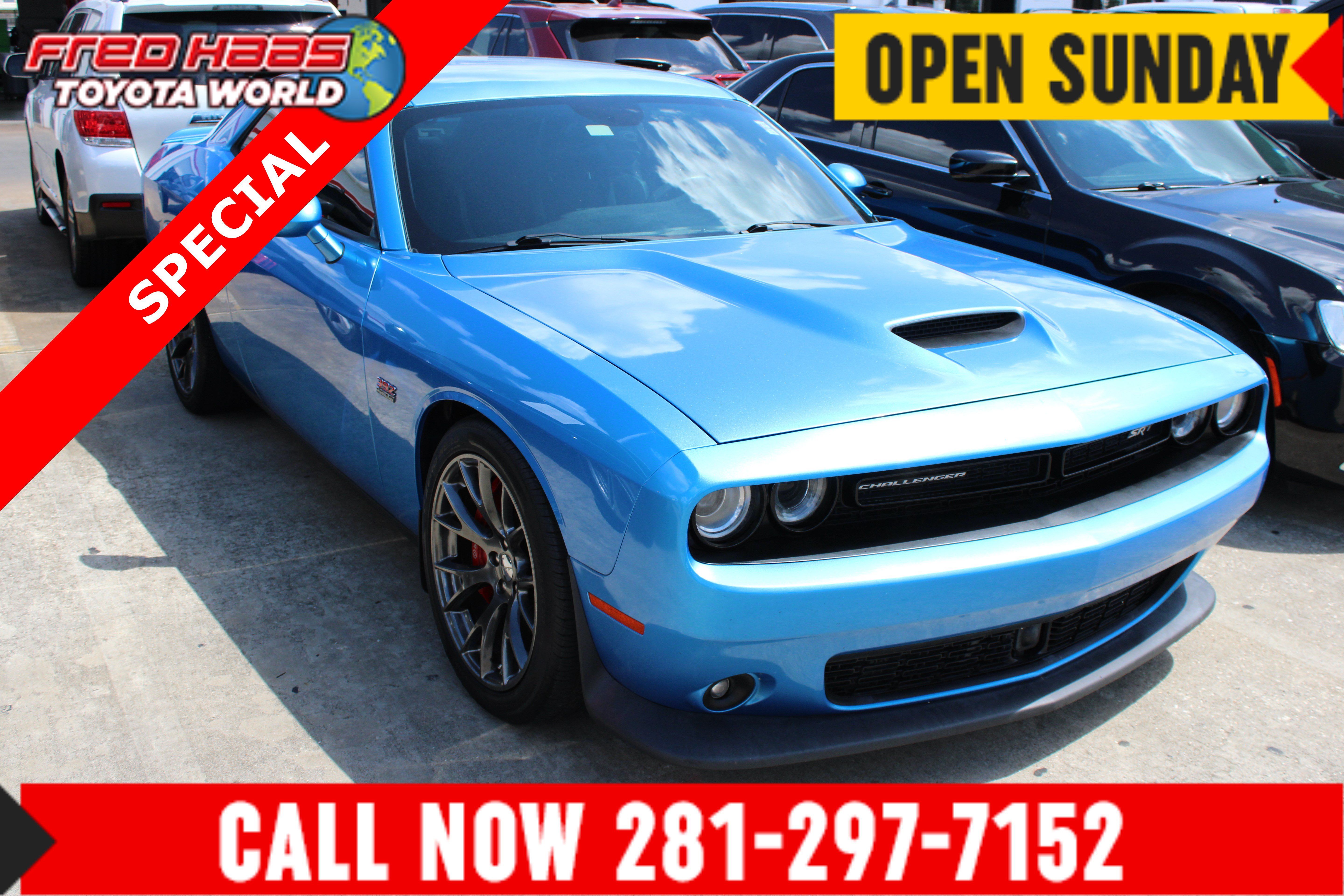 Used 2016 Dodge Challenger SRT w/ Technology Group RWD image 1