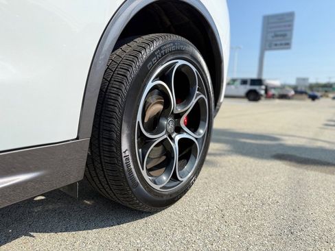 Used 2024 Alfa Romeo Stelvio Ti image 22