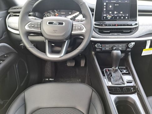 New 2026 Jeep Compass Latitude image 22