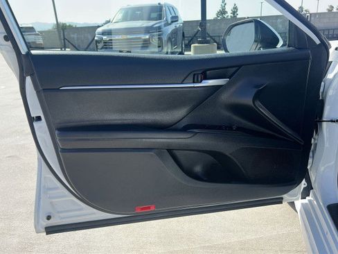 Used 2024 Toyota Camry SE image 21