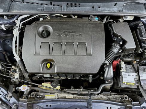 Used 2019 Toyota Corolla LE FWD image 30