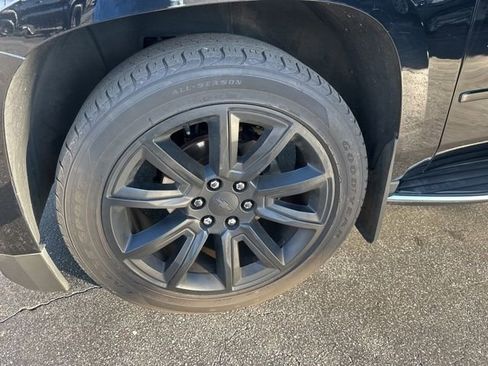 Used 2017 Chevrolet Suburban Premier image 6