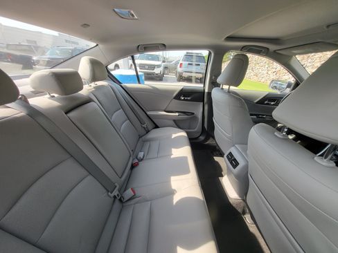 Used 2015 Honda Accord EX-L image 9