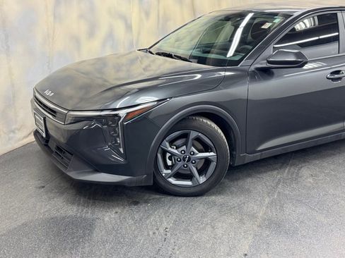 Used 2025 Kia K4 LXS image 2