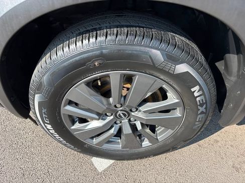 Used 2024 Nissan Pathfinder SV FWD image 35