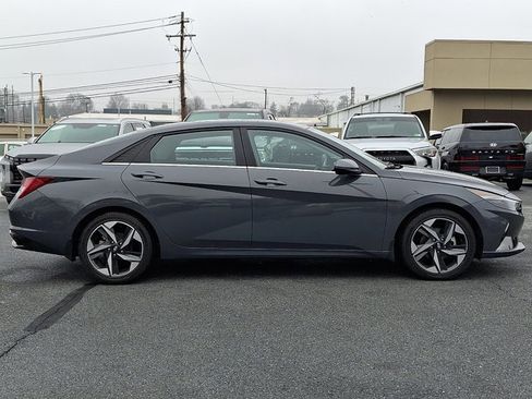Used 2023 Hyundai Elantra Limited image 7