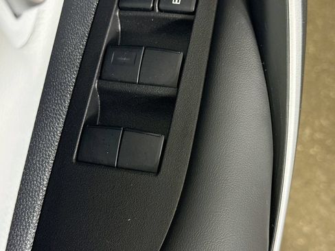 Used 2025 Toyota Corolla SE FWD image 19