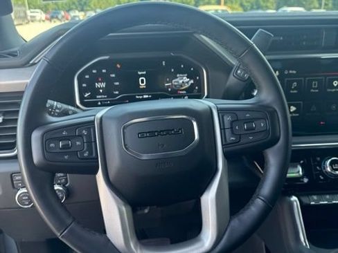 Used 2024 GMC Sierra 2500 Denali w/ Technology Package AWD/4WD image 31