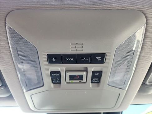 Used 2021 Toyota RAV4 XLE Premium image 26