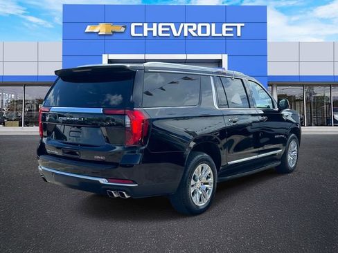 Used 2025 GMC Yukon XL Denali image 6