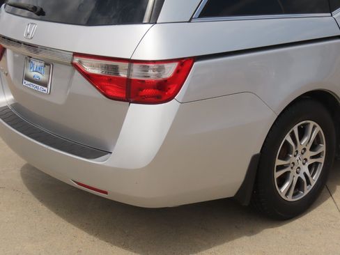 Used 2013 Honda Odyssey EX image 12