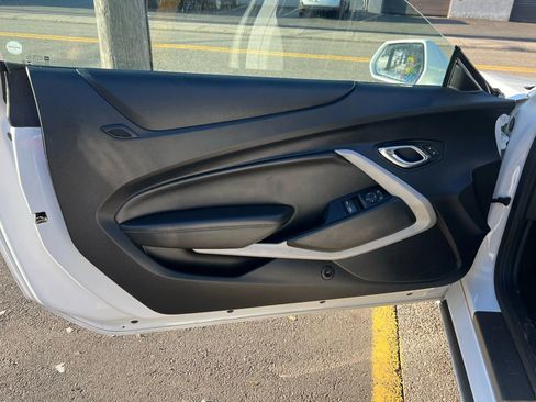 Used 2020 Chevrolet Camaro LT image 21