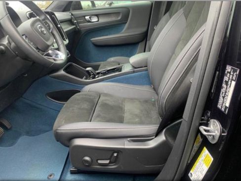 Used 2023 Volvo C40 P8 Recharge Ultimate image 12