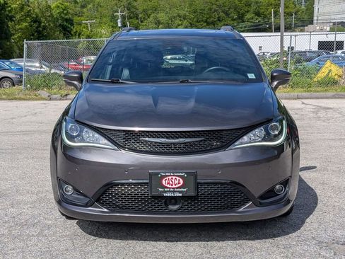 Used 2020 Chrysler Pacifica Limited w/ Advanced Safetytec Group FWD image 12
