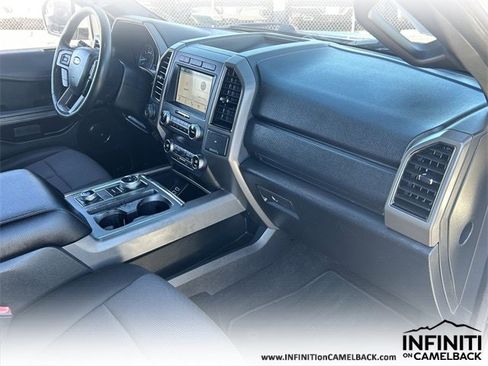 Used 2019 Ford Expedition XLT image 13