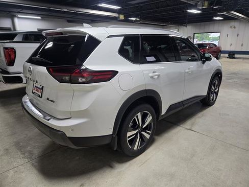 Used 2024 Nissan Rogue SL w/ SL Premium Package AWD/4WD image 4