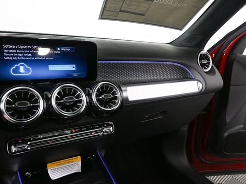 New 2026 Mercedes-Benz GLB 250 image 10