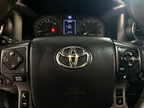 Used 2020 Toyota Tacoma TRD Off-Road AWD/4WD image 29