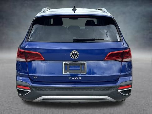 Used 2022 Volkswagen Taos SE FWD image 6
