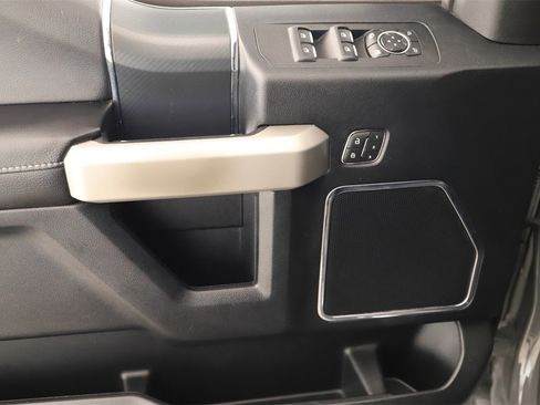 Used 2018 Ford F150 Lariat image 23