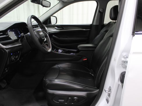 Used 2022 Jeep Grand Cherokee Limited 4xe image 3