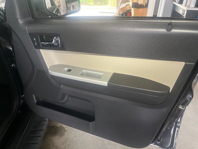 Used 2010 Mercury Mariner 2WD image 15