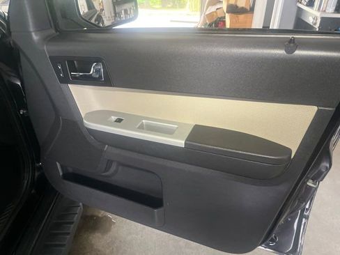 Used 2010 Mercury Mariner 2WD image 15