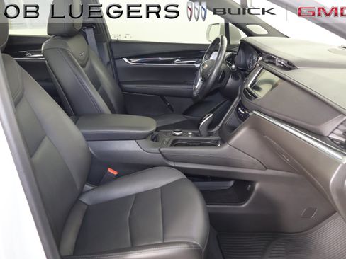Used 2020 Cadillac XT5 Premium Luxury FWD image 19