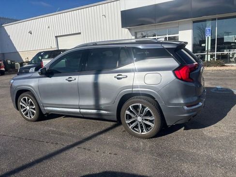 Used 2019 GMC Terrain Denali w/ Advanced Safety Package image 8