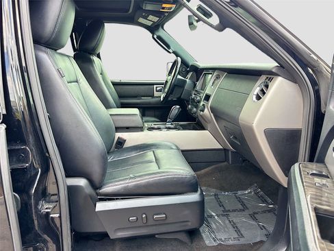 Used 2017 Ford Expedition Limited w/ Equipment Group 301A RWD image 31