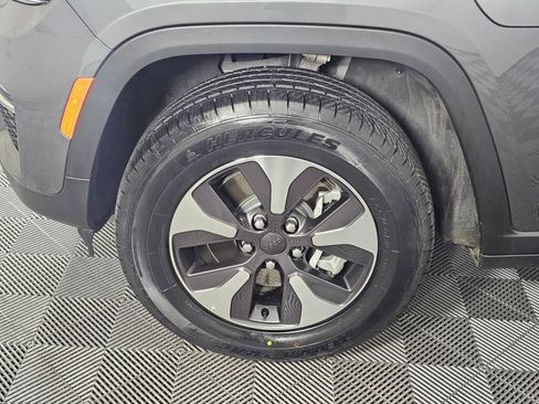 Used 2024 Jeep Grand Cherokee Limited 4xe AWD/4WD image 11
