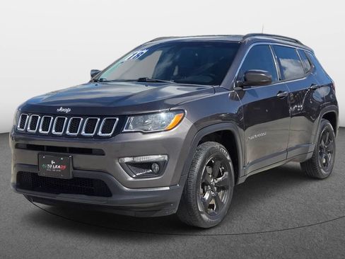 Used 2018 Jeep Compass Latitude w/ Popular Equipment Group FWD image 2