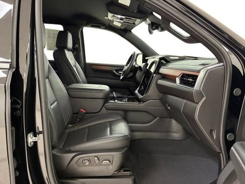 Certified 2025 GMC Yukon Denali AWD/4WD image 14