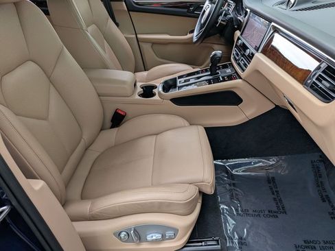 Used 2023 Porsche Macan AWD/4WD image 22