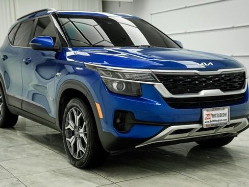 Used 2023 Kia Seltos EX image 4