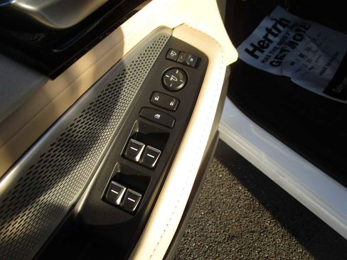 Certified 2022 Acura MDX SH-AWD w/ Technology Package image 13