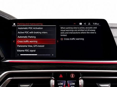 Used 2022 BMW X7 xDrive40i w/ M Sport Package AWD/4WD image 33