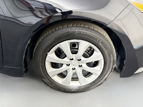 Used 2025 Toyota Corolla LE FWD image 31