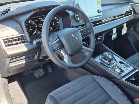 New 2025 Mitsubishi Outlander SE AWD/4WD image 11
