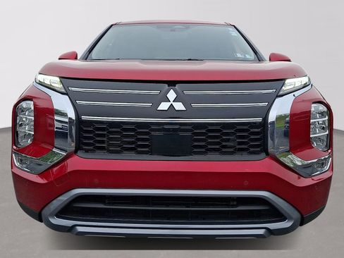 Used 2025 Mitsubishi Outlander SE FWD image 2