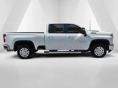 Used 2025 Chevrolet Silverado 2500 LT AWD/4WD image 8