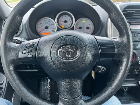 Used 2005 Toyota RAV4 2WD image 19