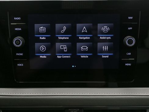 Used 2025 Volkswagen Taos SEL image 24