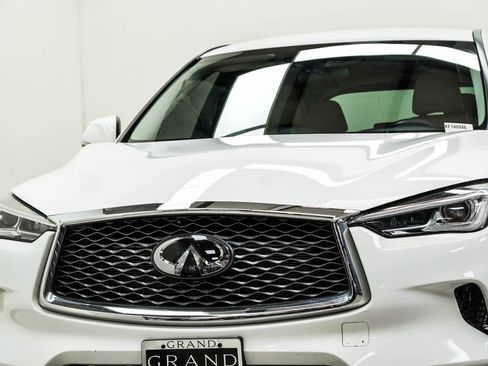 Used 2019 INFINITI QX50 Pure FWD image 2