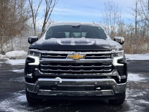 Used 2023 Chevrolet Silverado 1500 LTZ w/ LTZ Premium Package image 2