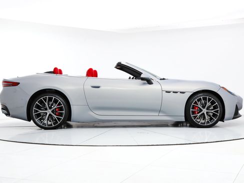 Certified 2026 Maserati GranCabrio Modena AWD/4WD image 8